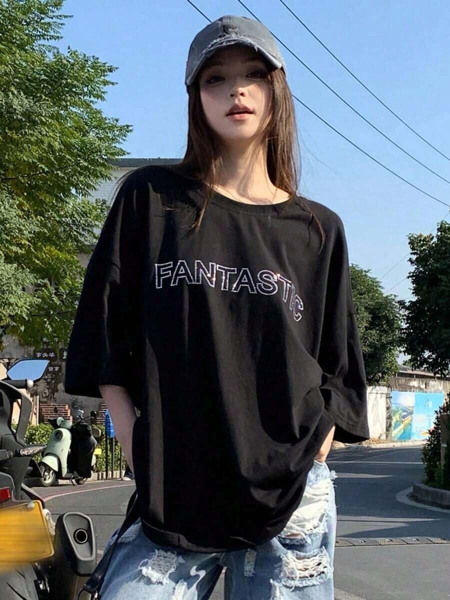 Camiseta de manga corta para mujer, decorada con pedrería, estilo coreano, con letras en inglés, estilo urbano, estampada, corte holgado, 100% algodón. - Negro - Ver 1
