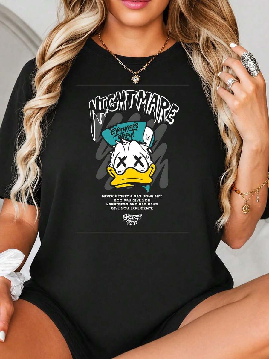 Diseño gráfico de impresión de Nightmare Duck con ojos X, pico amarillo, diadema turquesa, estilo de arte grunge, texto motivacional, tema oscuro, estética retro para Wall.jpgRegalos personalizados: Camisetas para mujer con estilos modernos, hippies, casuales y minimalistas. Ropa masculina personalizada única, armarios cápsula, ropa básica/urbana para hombre. Regalos ideales para novios, familiares y amigos, adecuados para cumpleaños, vacaciones, colegio/competiciones, deportes/escalada, etc., también adecuados para la moda de otoño y actividades urbanas. Verano negro.