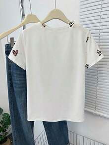 Camiseta de cuello redondo casual de mujer con estampado digital y bordado floral en todo el diseño - Blanco - Ver 2