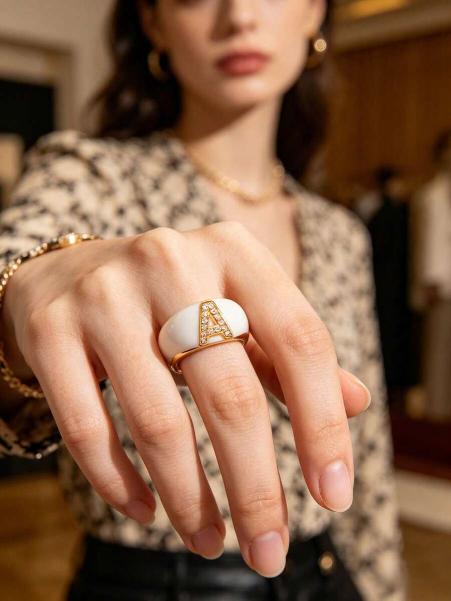 1 Peça Anel Feminino Versátil de Moda Elegante, Material de Cobre com Zircônia Cúbica em Formato de 26 Letras, Banda Aberta Ajustável, Adequado para Uso Casual Diário, Transporte, Decoração, Joia Feminina, Presente de Aniversário e Feriado - Multicolorido - Visão 1