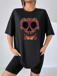 Colorful Skull With Flowers And Guitars Symbolizing Joy And The Memory Of Life, Inspired By The Art Of The Day Of The Dead And The Connection With Cultural Roots. Comfortable And Modern Casual Women's T-Shirt - 黑色 - 查看 6