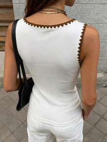 Camiseta de tirantes de cuello cuadrado con contraste de color estilo retro francés, camiseta sin mangas minimalista y versátil de ajuste ceñido y sexy, de tejido de punto bordado con conchas, adecuada para salir, ir al trabajo, ir a la escuela - Blanco - Ver 3