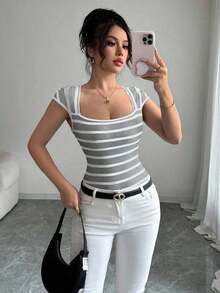 Camiseta de punto de rayas ajustada, estilo minimalista francés, top casual de manga corta, ideal para fiestas, primavera/verano - Gris - Ver 5