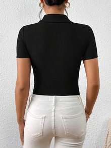 Frenchy Camiseta unicolor con botón delantero - Negro - Ver 6