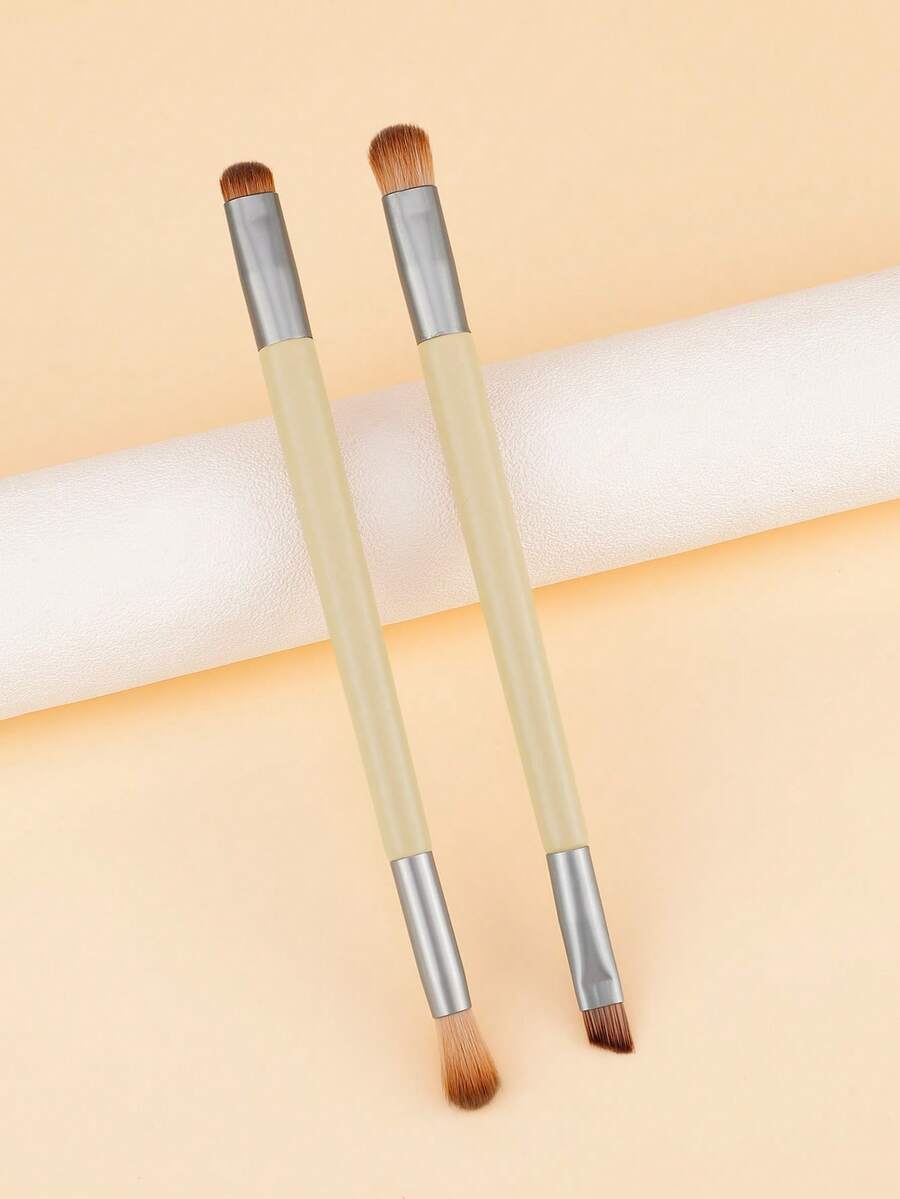 两支多功能眼影刷/眉刷非常适合涂抹液体、膏状或粉状眼影和眼线。这种刷子采用双面设计，材质为合成材料，刷毛也由合成材料制成，生产过程不涉及任何动物虐待。 - 彩色 - 查看 1