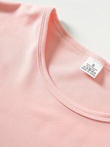 Top femenino manga corta cuello redondo en algodón puro, diseño estampado moderno, tela fresca y aireable, prenda versátil para look casual, ocasiones diarias y encuentros sociales todo el año - rosa - Ver 4