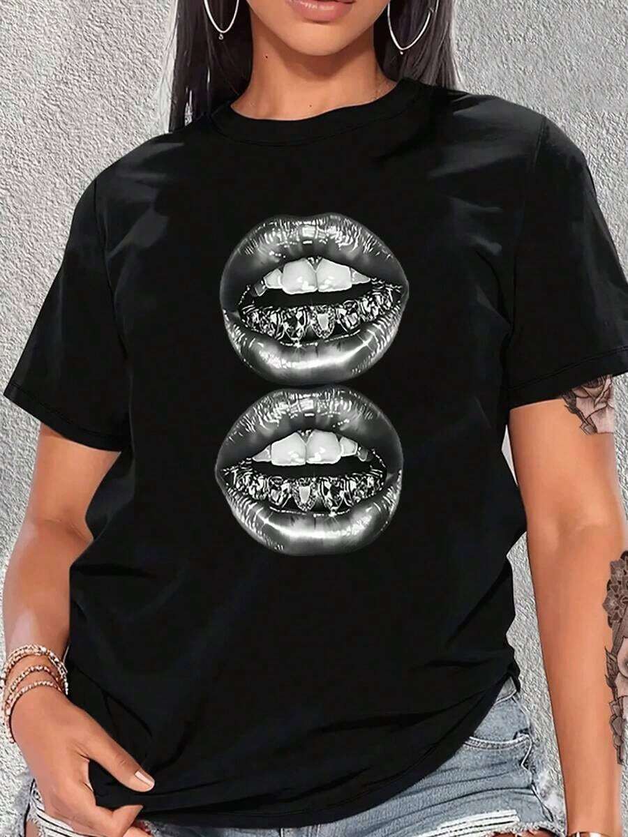 Women's Black T-Shirt, 100% Cotton, With An Artistic Graphic Print Of Metallic Lips, Modern Casual Style, Comfortable, Breathable And Perfect For Combining In Urban Outfits - 黑色 - 查看 1