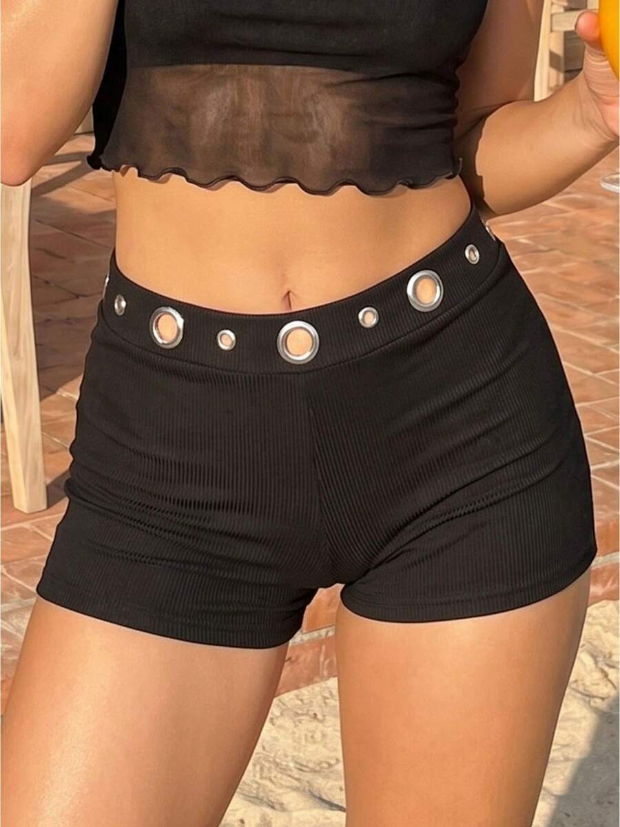Shorts de Mujer de Canalé Sólido, Cintura con Ojales Metálicos, Cintura Baja, Ajustado Corto, para Gimnasio y Uso Diario de Verano - Negro - Ver 1