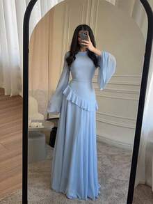 Women's Elegant Asymmetrical Neck Maxi Dress With Flare Long Sleeves And Ruffle Trim, Flowy Fitted Knitted Formal Gown - 天藍色 - 查看 8