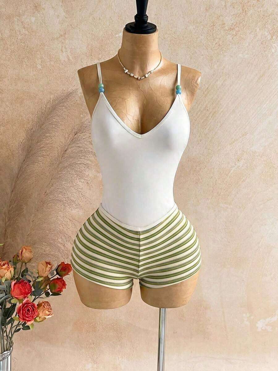 1 Pieza Traje de baño de unicolor y 1 Par de Shorts a Rayas, Conjunto de 2 Piezas - Verde - Ver 1