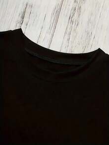 Camiseta de Mujer con Frases en Francés - "Estoy de Buen Humor" y "Estoy Enamorado/a" con Texto en Francés, Estrellas y Corazones - Top Negro Casual de Cuello Redondo y Manga Corta - Elasticidad Media, para Amantes de la Moda, Material Transpirable, Diseño, Moda de Primavera, Ajuste Cómodo - Negro - Ver 3