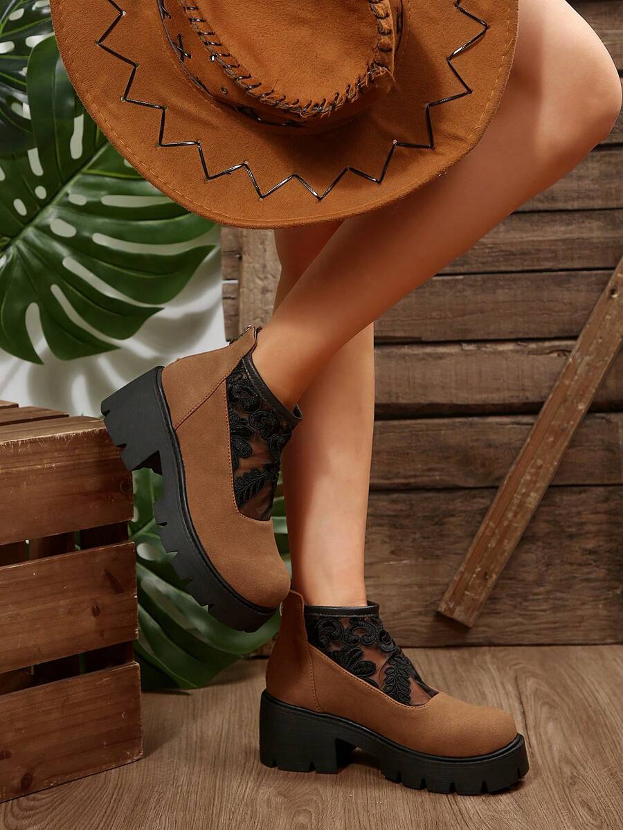 Mira Footwear 女款蕾絲拼接圓頭後拉鍊復古棕色網面透氣靴 波西米亞風 適合戶外、節慶與日常穿著 全季節新款時尚百搭增高短靴 隨機圖案