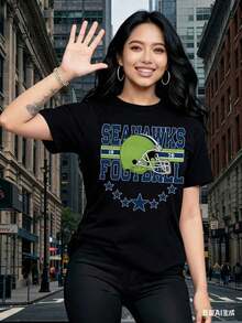 Women's Short-Sleeved T-Shirts With Interesting Prints, Beautiful Clothing. White T-Shirt With A Seahawks Football Helmet Print, 1976 Star Design, Casual Wear For Sports Fans. - 黑色 - 查看 7