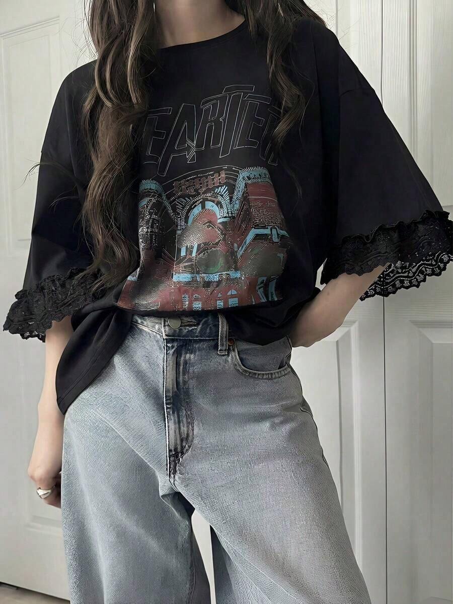 Camiseta de manga corta para mujer con ajuste holgado, estampado de letras, parches de encaje, de algodón transpirable, versátil para primavera/verano, camisetas gráficas oversize para mujer - Negro - Ver 1