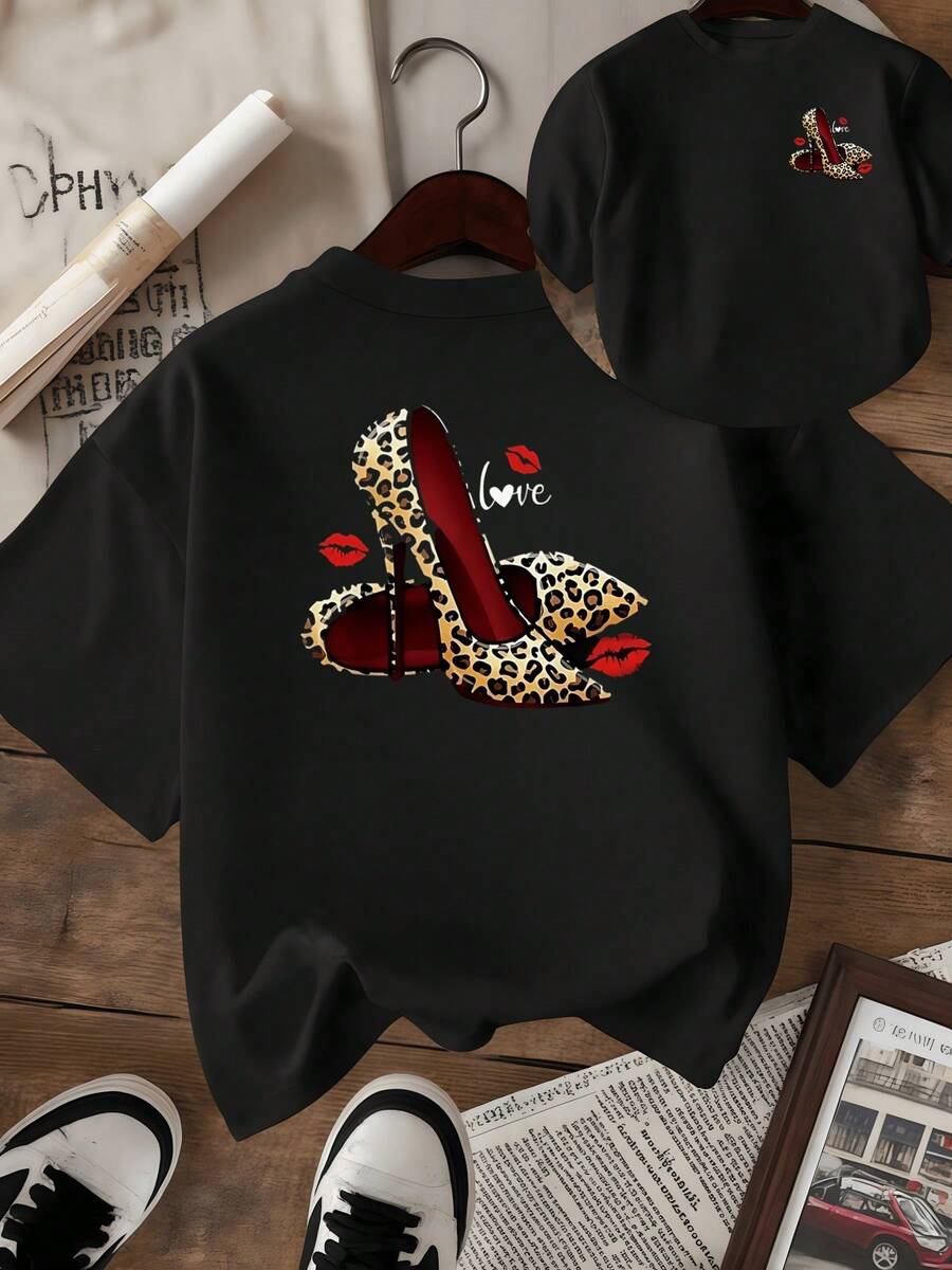 Tacones de estampado animal que simbolizan fuerza y elegancia acompañados de labios rojos que expresan pasión y confianza camiseta de mujer con estampado doble moderno y casual - Negro - Ver 1