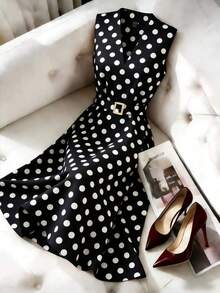 Vestido de línea A con cuello en V sin mangas, estampado de lunares y lazo en la cintura, adecuado para el Día de San Valentín y citas - Negro - Ver 3