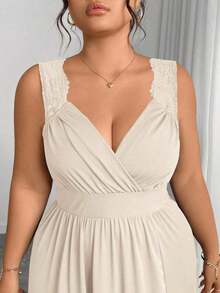 Elenzya Vestido línea A con cuello en V, contraste de encaje, tirantes finos y abertura para tallas grandes - Albaricoque - Ver 7