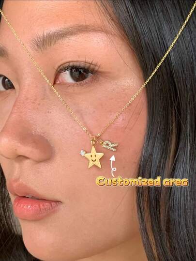 Dây chuyền mặt sao chữ cái hình mặt cười tùy chỉnh, dây đeo xương quai xanh không bị xỉn màu, mặt dây chuyền hình ngôi sao đính đá Zirconia độc đáo, phụ kiện cao cấp sang trọng, đa năng cho việc đi lại hàng ngày, món quà sinh nhật, lễ tình nhân, Giáng sinh ý nghĩa dành cho bạn thân, cặp đôi, trang sức ý nghĩa dành cho bạn gái, bạn thân hoặc chính bạn, dây chuyền tên chữ cái đầu tiên tự làm theo yêu cầu.