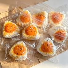 2026 Nuevo - Juguetes Squishy - Cubo Squishy - Juguetes Fidget - Needo - Queso Squishy - Pelota de Estrés - Día de San Valentín - Regalo para el Amante - Regalo para la Pareja - Artículo Antiestrés con Forma Realista de Onigiri - Material Suave y Pegajoso de TPR - Multicolor - Ver 5
