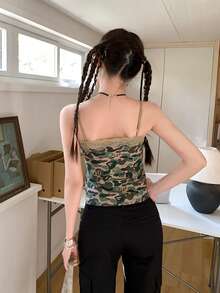 夏季性感迷彩印花蕾丝拼接吊带背心，修身露脐上衣，休闲度假风 - 軍綠色 - 查看 4