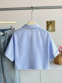 ElCamisa de manga corta holgada con bordado de mariposa a rayas azules para mujer, corta - Azul y blanco - Ver 2