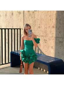 Dress With Floral Tulle Waist With Ruffles And Fitted Strapless One-Shoulder Skirt. - White - View 3