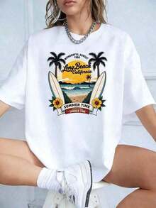 TeeBeach Outfits Camiseta Negra Oversized con Diseño Gráfico Vibrante|Con diseño de atardecer sobre el océano y palmeras - Camiseta casual de verano 'Long Beach California' con tablas de surf y flores amarillas - Una declaración de estilo veraniego para mujeres, perfecta para días de playa y salidas informales, camisetas de verano, conjuntos de Pascua para mujeres, conjuntos para el Día de San Patricio, camisetas gráficas para mujeres, camiseta gráfica vintage divertida para mujeres 2026, conjuntos de vacaciones, camiseta de manga corta para mujer / camiseta de manga corta, 100% algodón. - Blanco - Ver 1