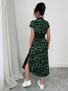 Vestido largo de manga corta para verano 2025, nuevo, con bolsillo, abertura lateral, cinturón y lazo, estampado de leopardo, para uso casual y de viaje - Verde - Ver 2