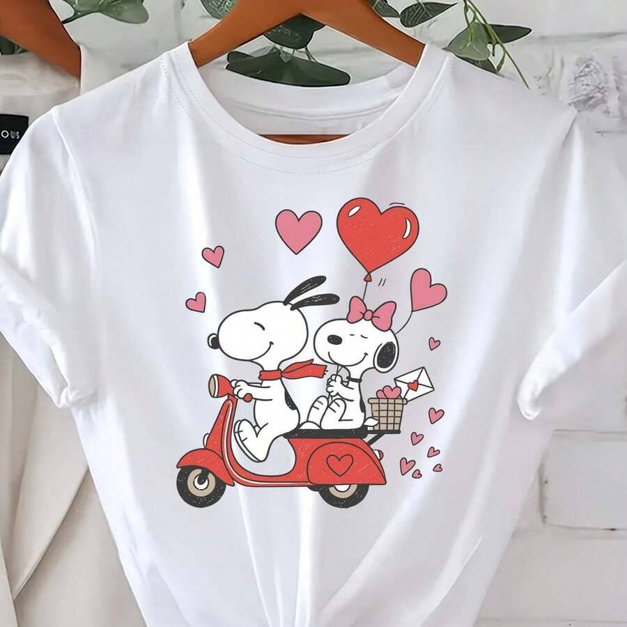Camiseta para Mujer con Estampado de Letra "C" y Texto Dorado, Manga Corta - Blanco - Ver 1