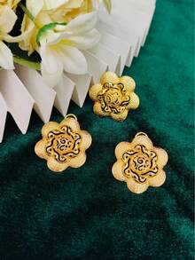 1 Necklace, 1 Bracelet, 1 Pair Earrings, 1 Ring 4pcs Floral Pendant Gold-Tone Jewelry Set, Suitable For European, African, Middle Eastern, Dubai, Saudi Arabia Brides, Weddings, Parties, Dates, Mother's Day, Music Festivals, Weddings, New Year, Valentine's Day, Birthday Gifts For Mom, Girlfriend, Sister - Yellow Gold - View 4
