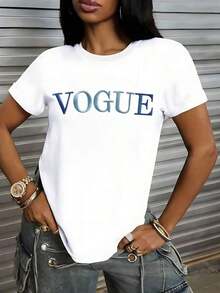 Women's Red T-Shirt With VOGUE Letter Print In Blue Gradient, Minimalist Aesthetic Short Sleeve T-Shirt, Fashion Blogger Style Summer Top, Casual Chic Urban Blouse, Pretty Blouses, 100% Cotton - 白色的 - 查看 7