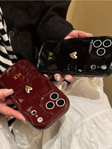 1件個性化客製化極簡波浪矽膠手機殼，姓名字母客製，韓系極簡純色防摔情侶手機殼，適用於 Apple 17 16 15 14 Pro Max 13 12 11 Plus，情人節禮物，生日禮物，節日禮物，送給男士和女士的禮物 - 酒紅色 - 查看 6