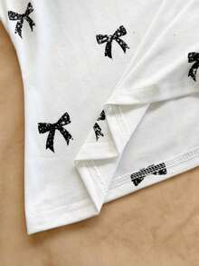 Camiseta casual de mujer con cuello redondo, mangas de volantes y estampado floral, blusas florales para mujer, blusas con mangas de volantes, para salir, blusas de manga corta lindas - Blanco y Negro - Ver 6