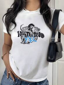 A Motorcycle With A Snake Symbolizes Rebellious Energy And Inner Strength That Drives The Free Spirit. This Modern, Casual Women's T-Shirt Is Ideal For Everyday Wear And Pairing With Jeans. - 白色 - 查看 1