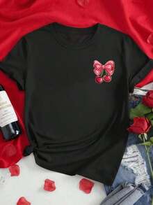 Plus Size Women's Short Sleeve T-Shirt - Casual Basic Loose Fit T-Shirt, Stylish Polyester Tops, Short Sleeve T-Shirt With Front And Back Panels - Fashionable Cherry And Heart Bow Print - Spring/Summer Printed T-Shirt For Women, Breathable And Comfortable Fashion Item. - 黑色 - 查看 2