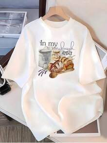 Playera gráfica para mujer "In My Sourdough Era".Mezcla de algodón suave.Playera informal de manga corta con estampado único inspirado en la repostería.Perfecta para amantes del pan y entusiastas de la repostería.Cómoda para uso diario, elegante y moderna.Disponible en varios tamaños. - Blanco - Ver 3