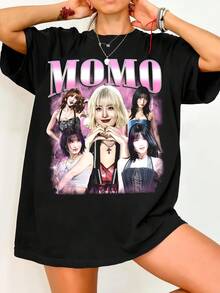 Twic.e Momo Retro World Tour T-shirt, K-Pop-gruppgrafik. Svart bomulls-t-shirt med kort ärm och vintagetryck. - Svart - Visa 6