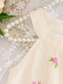 2件組少女甜美花卉刺繡上衣與純色短褲夏季套裝 - 彩色 - 查看 5