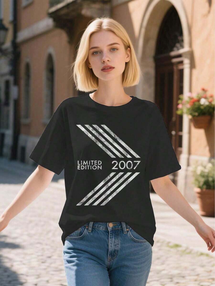 Camiseta Vintage de Gran Tamaño para Mujer, Edición Limitada del 18º Aniversario de 2007 - Con Estampado Gráfico, Corte Holgado Casual, Cuello Redondo, Diseño del Año 2007 para Ropa Casual y Celebración de Aniversario, Para Todas las Temporadas (Estilo Unisex para Hombres y Mujeres) - Negro - Ver 1