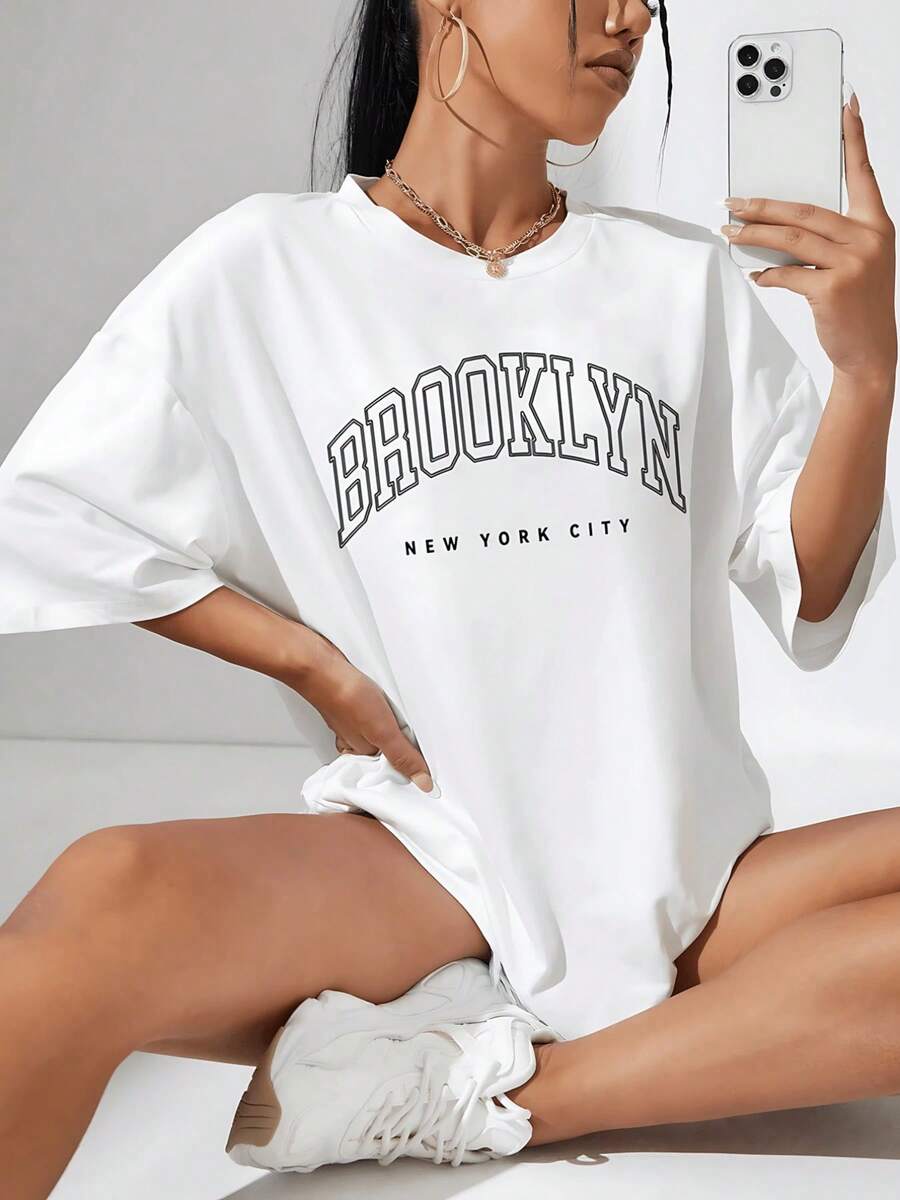 Playera de mujer de algodón 100% con estampado gráfico urbano, estilo oversize, cuello redondo, manga corta cómoda, diseño moderno para uso casual y diario en primavera y verano - Blanco - Ver 1