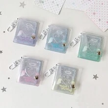 1 chiếc móc khóa album ảnh mini bằng nhựa PVC lấp lấp lánh hình thiên thần, sổ đựng ảnh 3 inch có cửa sổ hình trái tim và thiết kế cánh thiên thần, mặt dây chuyền đựng thẻ ID trong suốt lấp lánh dành cho người sưu tầm thần tượng, phụ kiện trang trí ba lô, quà tặng học sinh, quà tặng tựu trường. - Album lưu trữ thẻ - Xem 12
