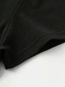 Under The RadarCamiseta de Mujer con Estampado de Manos en Oración y Rosario - Corte Holgado, Cuello Redondo, Manga Corta, Transpirable, Ideal para Uso Diario, Eventos Religiosos, Atuendos Casuales - Ropa Católica Lavable a Máquina - Estilo Urbano Vintage, Unisex, Camiseta de Algodón Holgada de Manga Corta y Cuello Redondo-Vintage Street Style Unisex Loose Cotton Short Sleeve Crew Neck T-Shirt - Negro - Ver 6