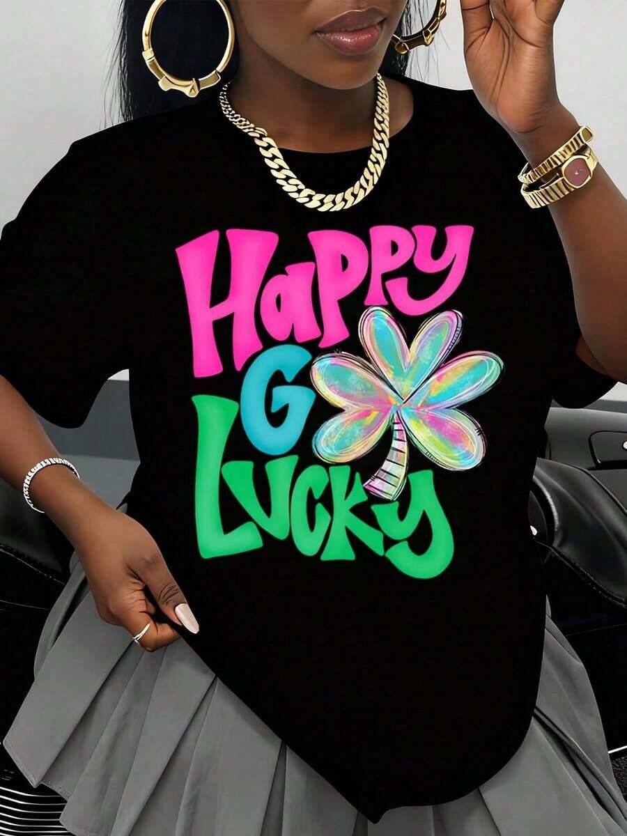 Camiseta de manga corta con cuello redondo, estampado Happy Go Lucky y gráfico de trébol arcoíris, suave y cómoda, adecuada para fiestas, cumpleaños, Día de San Patricio y uso diario. - Negro - Ver 1