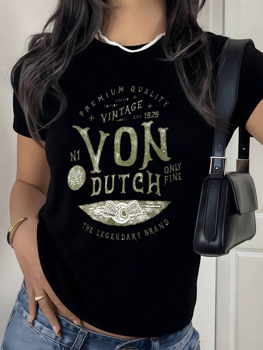 A Symbol Of Outstretched Wings Representing Freedom, A Bold Spirit, And Creative Energy, With Vintage Typography In Soft Tones That Evoke Authenticity And Inner Strength. A Modern, Comfortable, Casual Women's T-Shirt For Everyday Wear. - 黑色 - 查看 1