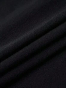 Esta camiseta de talla grande para mujer presenta un estampado floral brillante, es suave y cómoda, tiene mangas cortas casuales y un diseño de cuello redondo, simple y elegante, lo que la hace perfecta para ocasiones como el Día de la Madre y el mes de junio. - Negro - Ver 5