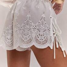 Women's Spring & Summer Beach Holiday Linen Embroidered Floral Sexy Tie-Front Shorts/White Shorts/Embroidered Shorts/Summer Shorts/Casual Shorts/Italian Holiday/Holiday Shorts/Beach Shorts,Loose-Fitting Elastic Waistband Shorts, Wide-Leg Shorts, Embroidered Openwork Shorts, Casual Shorts, Comfortable Shorts, Linen Shorts, Shell Embroidered Shorts, Summer Shorts White Cover Up Shorts - Blanco - Ver 3