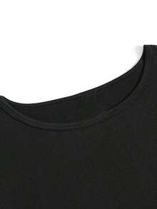 Modern Minimalist Women's T-Shirt With "El Shaddai" Graphic Design - Floral And Angel Motifs, Short Sleeves, Crew Neck, Comfortable Fit For Spring/Summer, Perfect Gift For Women, Casual Tee. | Floral Print Top | Embossed Details, Women's T-Shirts - 黑色 - 查看 3