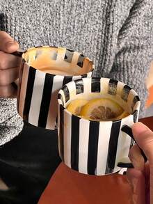 Cabin Kangaroo 1 bộ cốc và đĩa lót bằng gốm sọc phong cách Bắc Âu, bộ cốc và đĩa lót cà phê Latte hình trụ phong cách Mỹ, cốc uống nước gia dụng, bộ cốc và đĩa lót trà chiều tinh tế - Bộ chén đĩa sứ đen - Xem 6