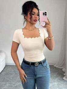 Nueva camiseta de mujer de manga corta con cuello cuadrado, dobladillo ondulado negro y fruncido lateral, versátil para el verano - Albaricoque - Ver 3