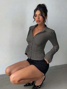 AYYAloruh Camisa de mujer de manga corta con pliegues en la cintura, de color blanco sólido y elegante, versátil, adecuada para ir al trabajo, uso diario, primavera/veranoAYY - Gris - Ver 4